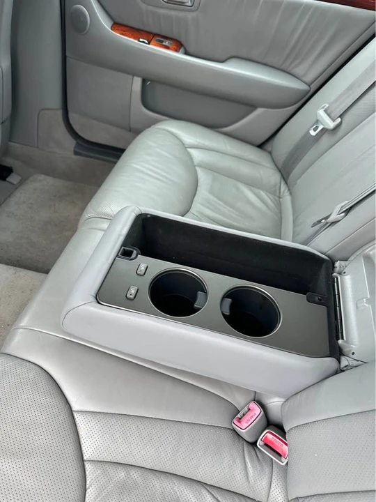 2004 Lexus LS 3rd Gen - Image 13 of 17
