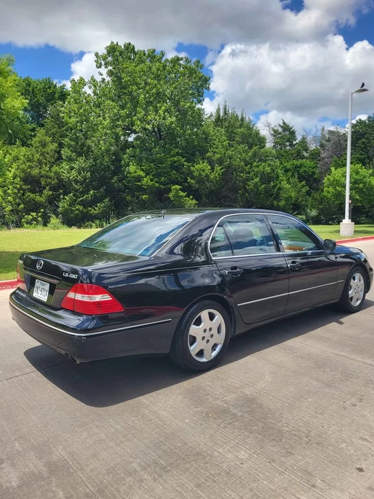 2004 Lexus LS 3rd Gen - Image 4 of 20