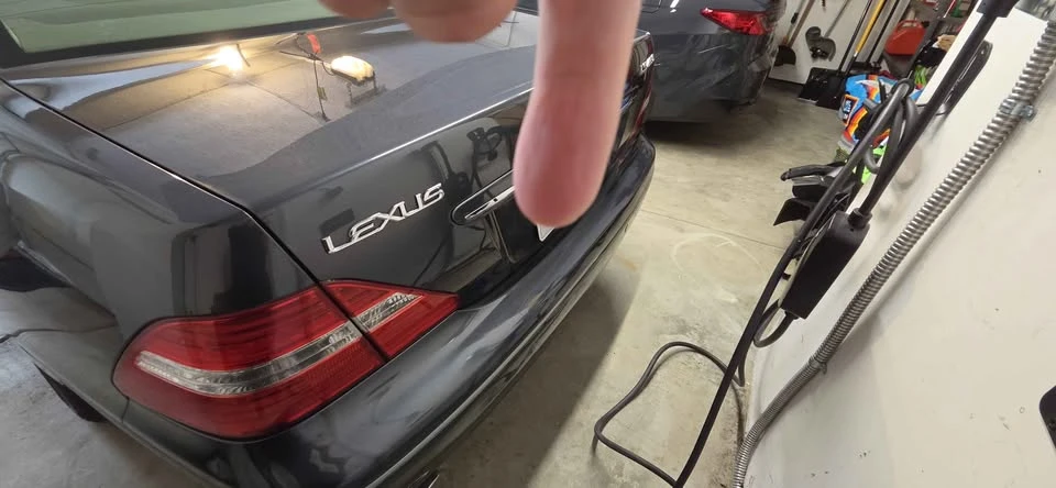 2004 Lexus LS 3rd Gen - Image 9 of 21