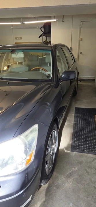 2004 Lexus LS 3rd Gen - Image 5 of 21