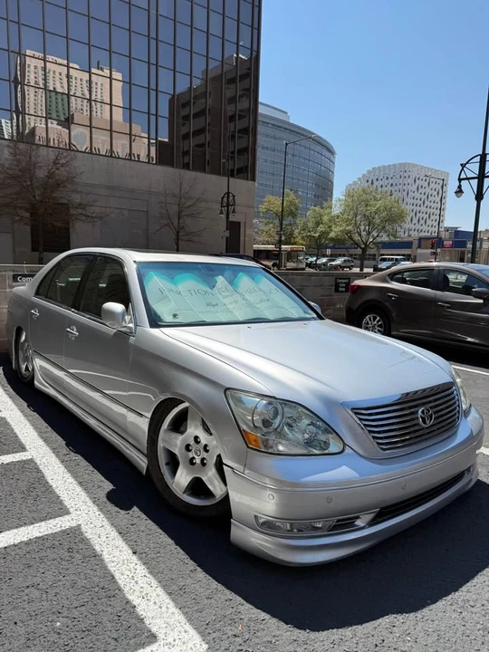 2004 Lexus LS 3rd Gen - Image 4 of 14