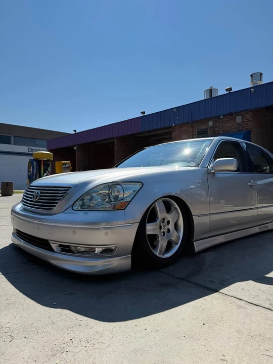 2004 Lexus LS 3rd Gen - Image 5 of 14