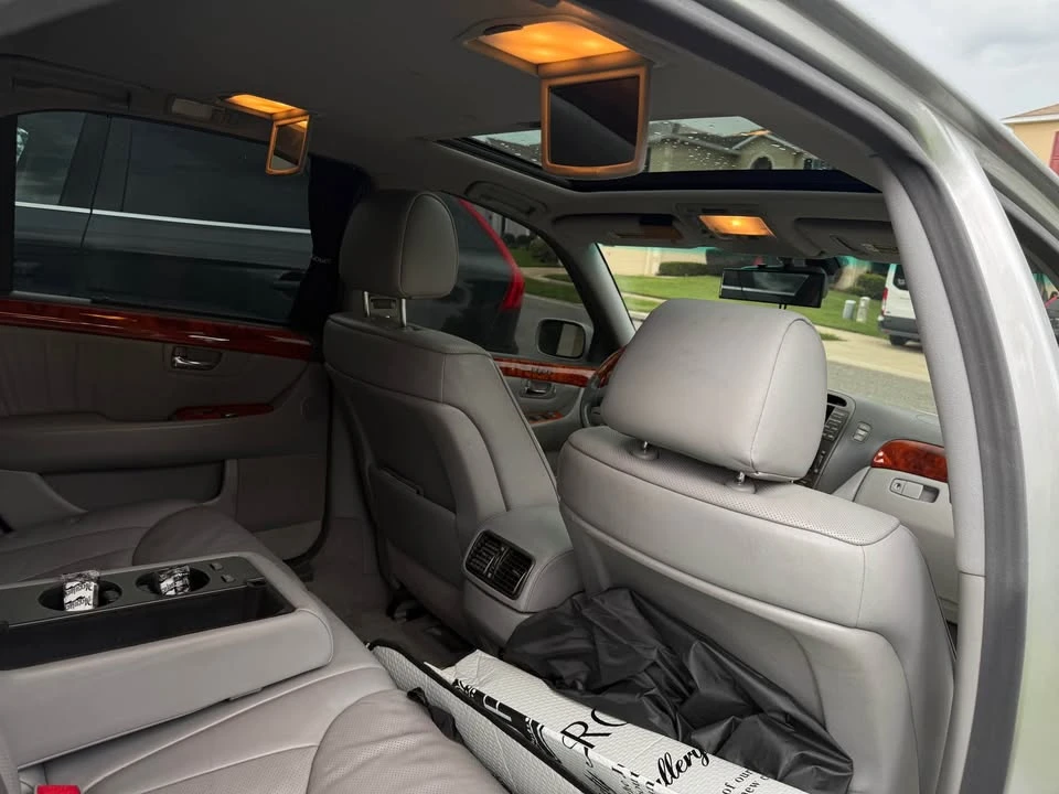 2004 Lexus LS 3rd Gen - Image 13 of 14