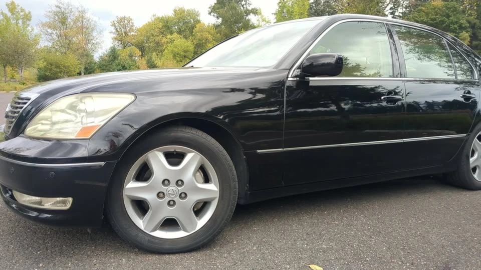 2004 Lexus LS 3rd Gen - Image 3 of 11