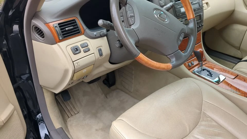 2004 Lexus LS 3rd Gen - Image 7 of 11
