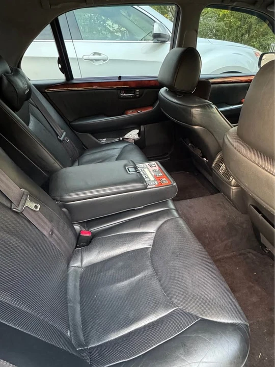 2004 Lexus LS 3rd Gen - Image 6 of 15