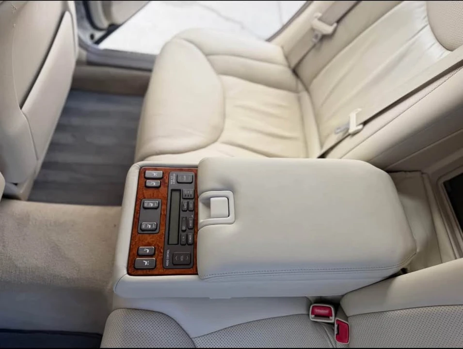 2004 Lexus LS 3rd Gen - Image 9 of 13