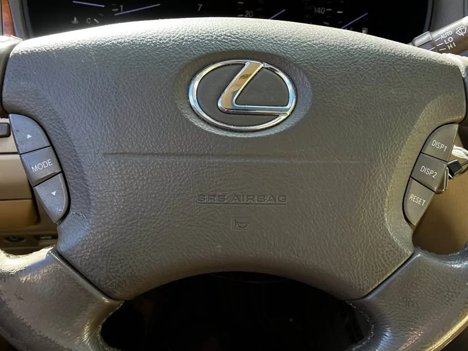 2004 Lexus LS 3rd Gen - Image 12 of 16