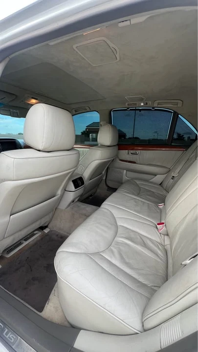 2004 Lexus LS 3rd Gen - Image 6 of 17