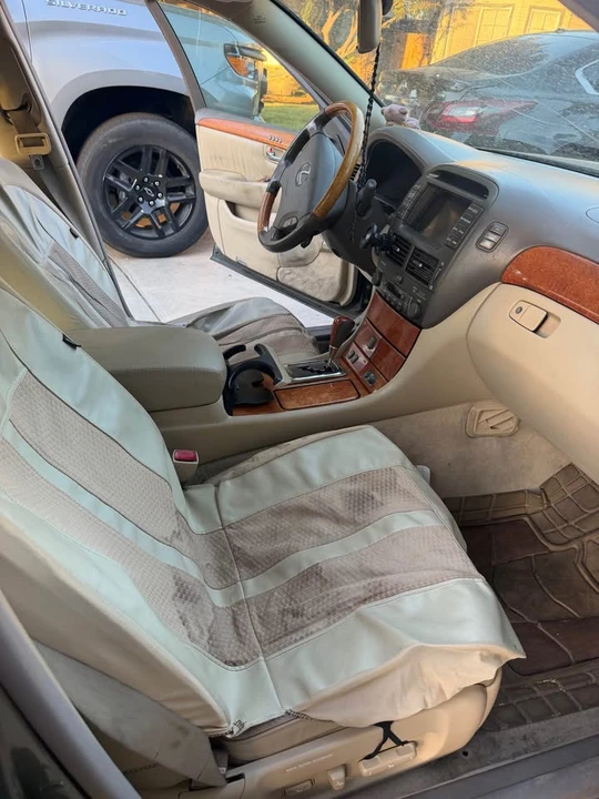 2004 Lexus LS 3rd Gen - Image 5 of 11