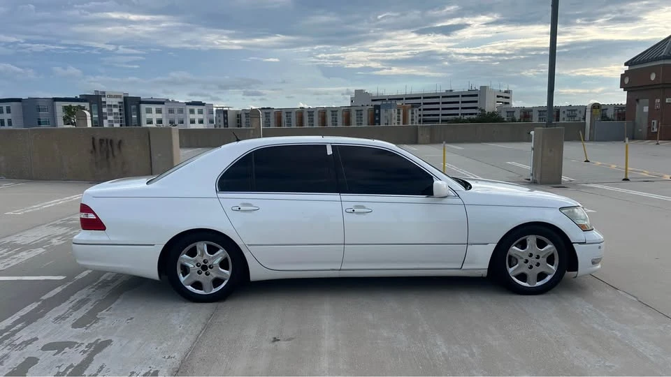 2004 Lexus LS 3rd Gen - Image 4 of 17