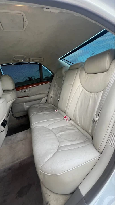2004 Lexus LS 3rd Gen - Image 5 of 17