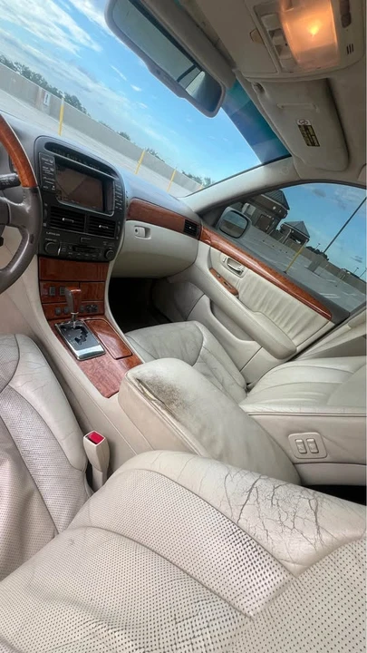 2004 Lexus LS 3rd Gen - Image 13 of 17