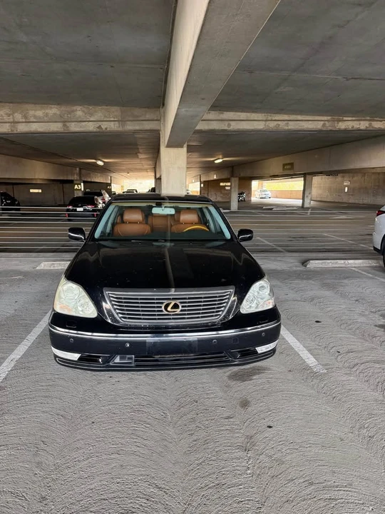 2004 Lexus LS 3rd Gen - Image 5 of 8