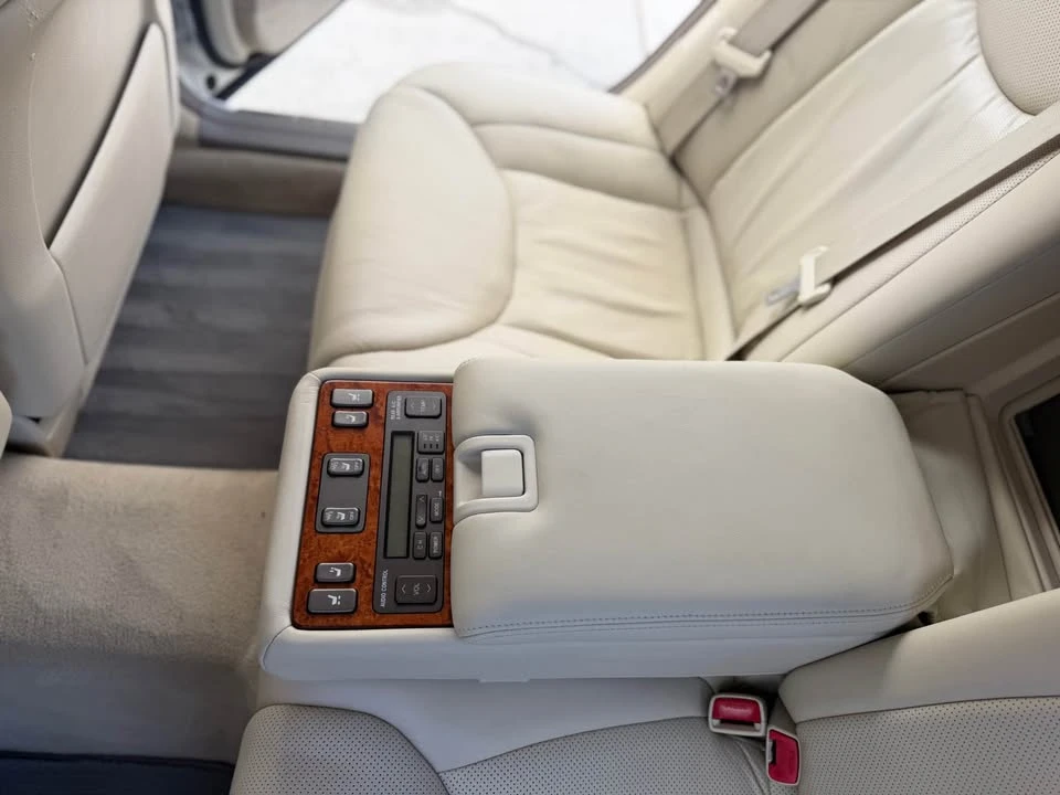 2004 Lexus LS 3rd Gen - Image 10 of 15