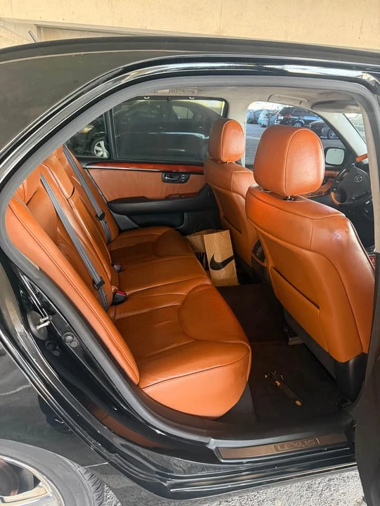 2004 Lexus LS 3rd Gen - Image 7 of 8