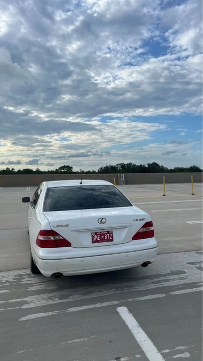 2004 Lexus LS 3rd Gen - Image 3 of 17