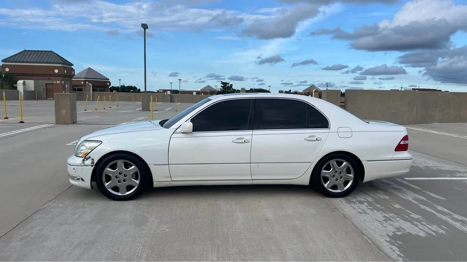 2004 Lexus LS 3rd Gen - Image 2 of 17