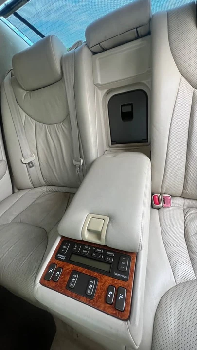 2004 Lexus LS 3rd Gen - Image 8 of 17