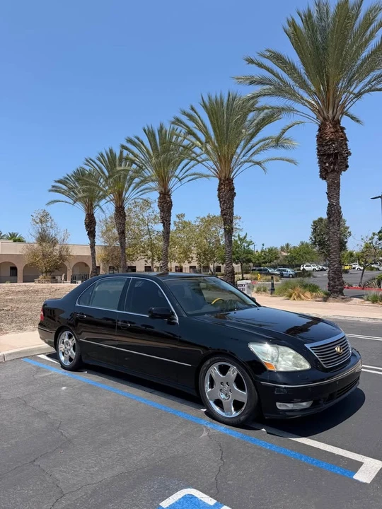 2004 Lexus LS 3rd Gen - Image 2 of 8