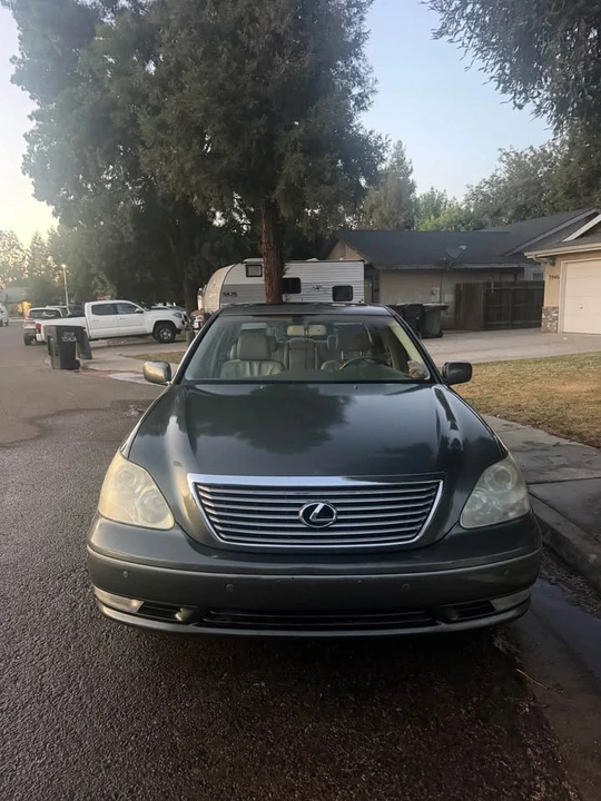2004 Lexus LS 3rd Gen - Image 2 of 11