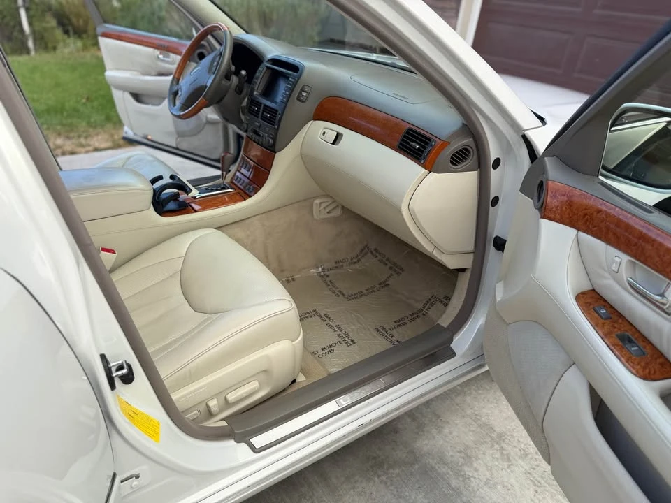 2004 Lexus LS 3rd Gen - Image 14 of 15