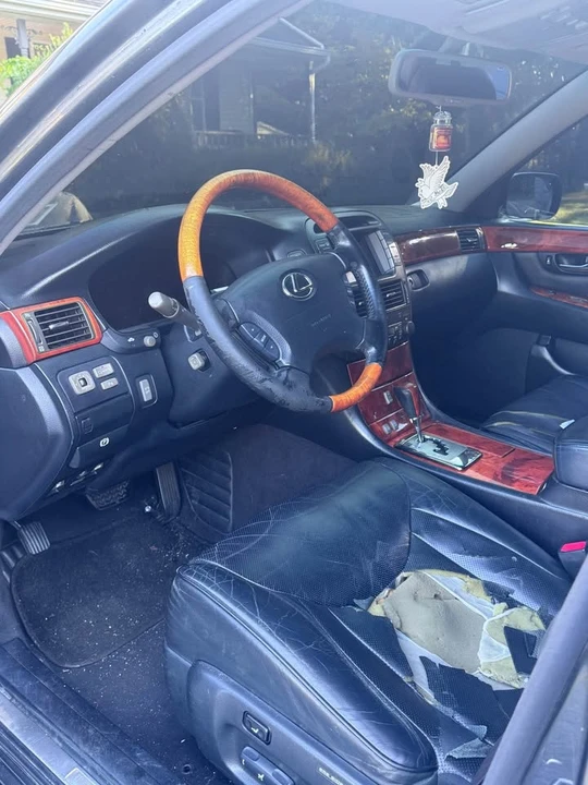 2004 Lexus LS 3rd Gen - Image 4 of 10