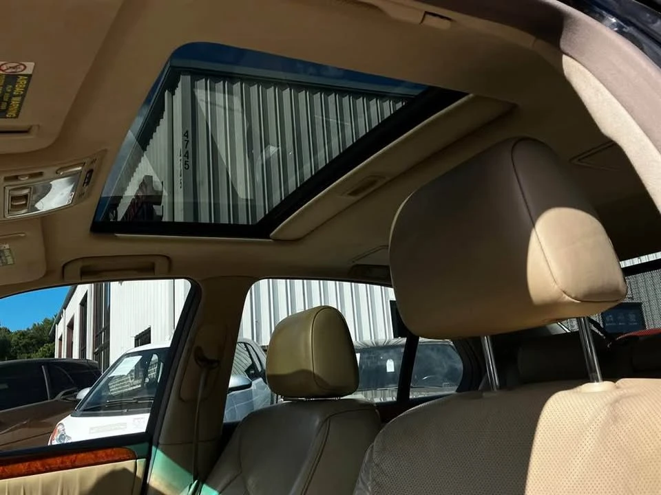 2004 Lexus LS 3rd Gen - Image 15 of 16