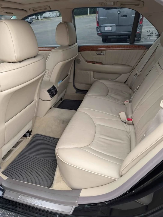 2004 Lexus LS 3rd Gen - Image 13 of 16