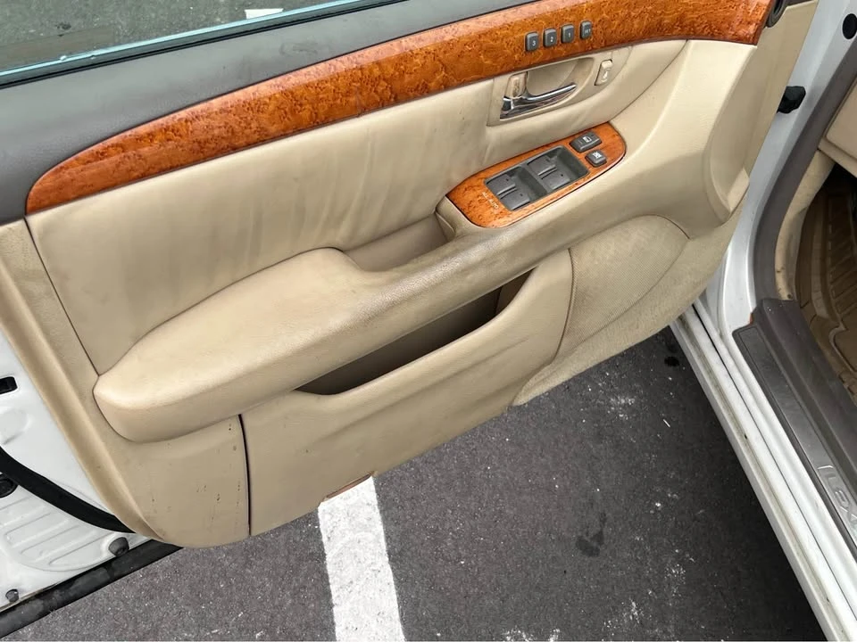 2004 Lexus LS 3rd Gen - Image 18 of 20