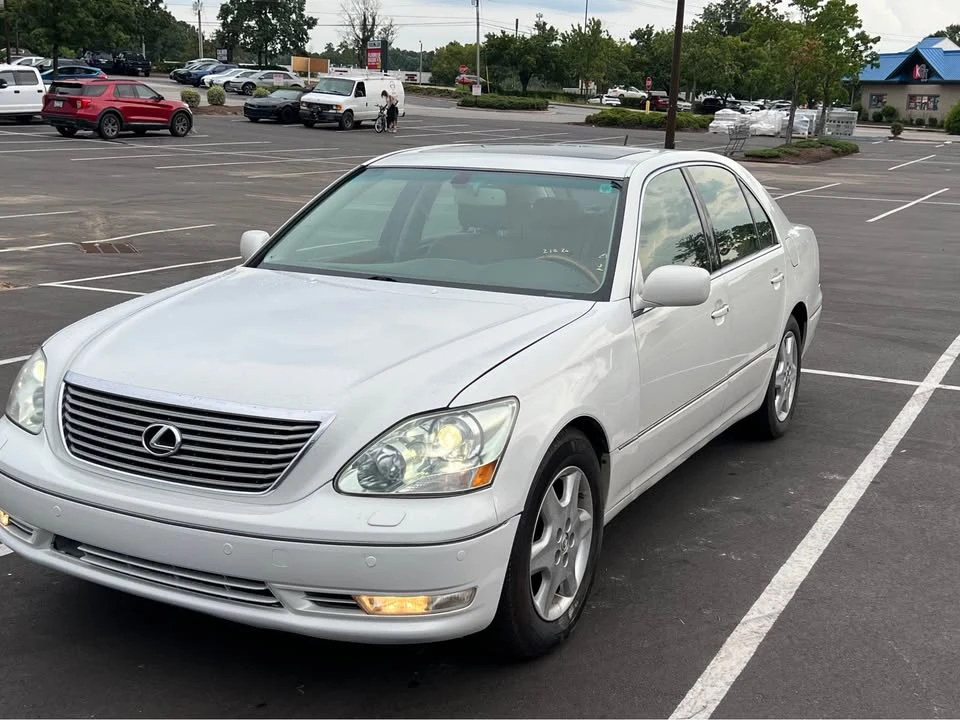 2004 Lexus LS 3rd Gen - Image 14 of 20