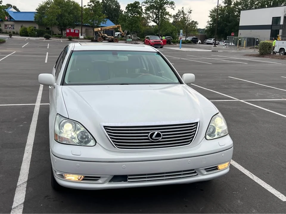 2004 Lexus LS 3rd Gen - Image 15 of 20