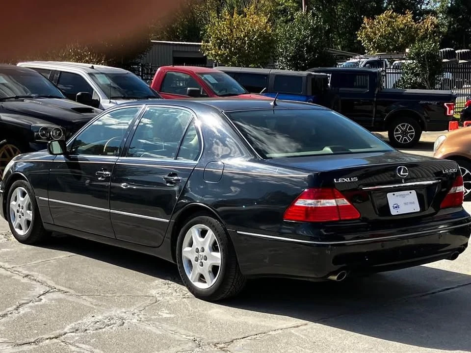 2004 Lexus LS 3rd Gen - Image 9 of 16