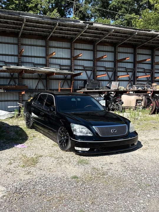 2004 Lexus LS 3rd Gen - Image 7 of 11