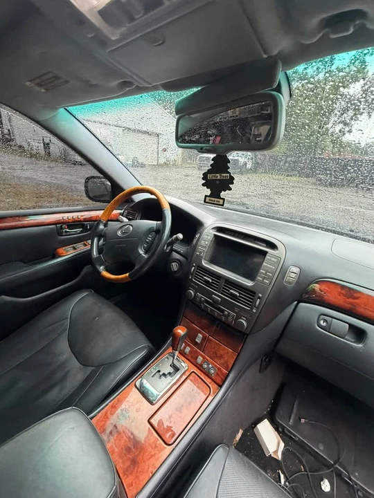 2004 Lexus LS 3rd Gen - Image 11 of 11