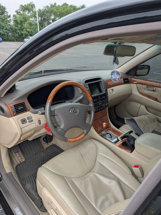 2004 Lexus LS 3rd Gen - Image 8 of 16