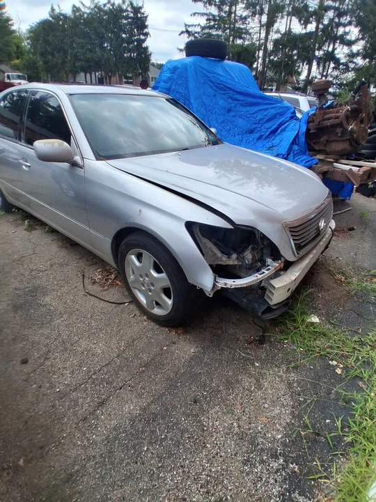 2004 Lexus LS 3rd Gen - Image 2 of 6