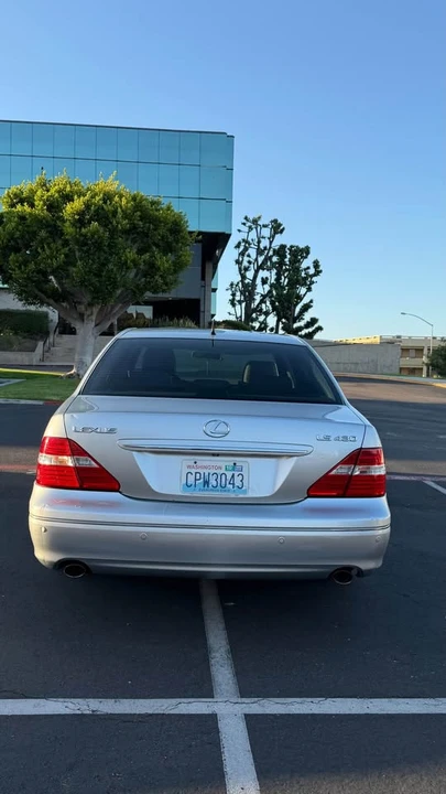 2004 Lexus LS 3rd Gen - Image 6 of 11