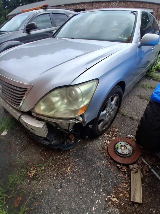 2004 Lexus LS 3rd Gen - Image 5 of 6