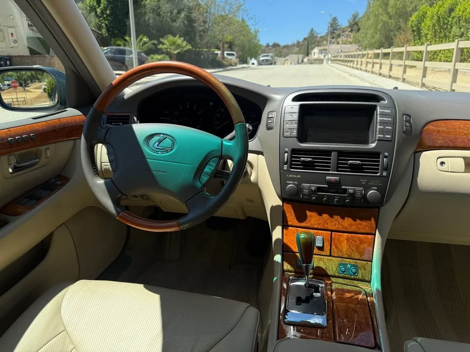 2004 Lexus LS 3rd Gen - Image 13 of 20