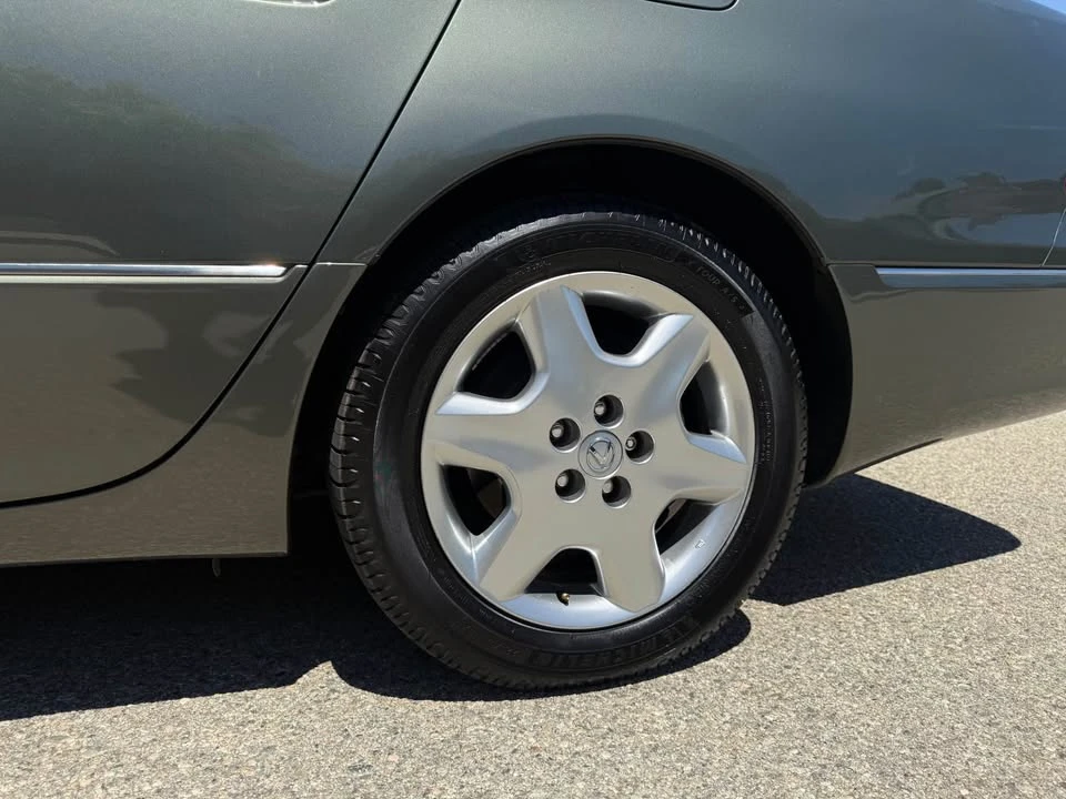 2004 Lexus LS 3rd Gen - Image 19 of 20