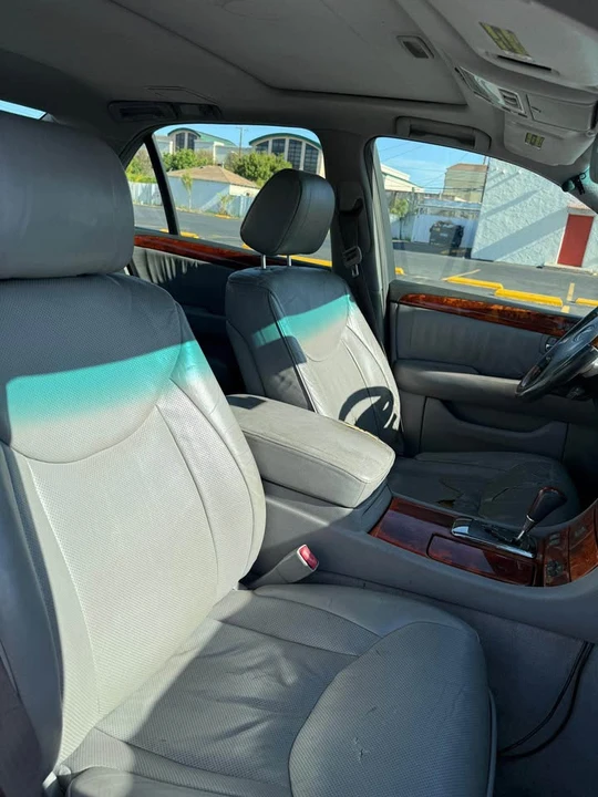 2004 Lexus LS 3rd Gen - Image 12 of 18