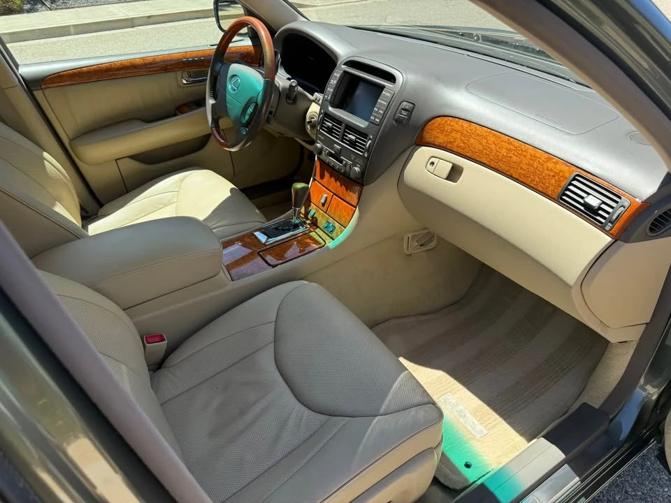 2004 Lexus LS 3rd Gen - Image 11 of 20