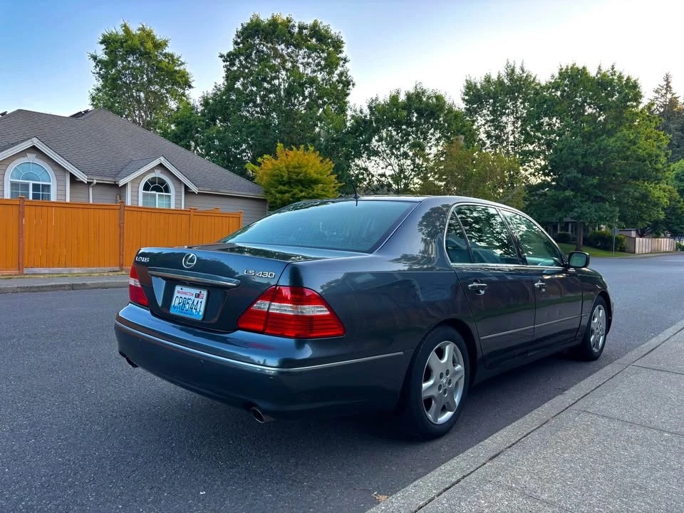 2004 Lexus LS 3rd Gen - Image 5 of 10