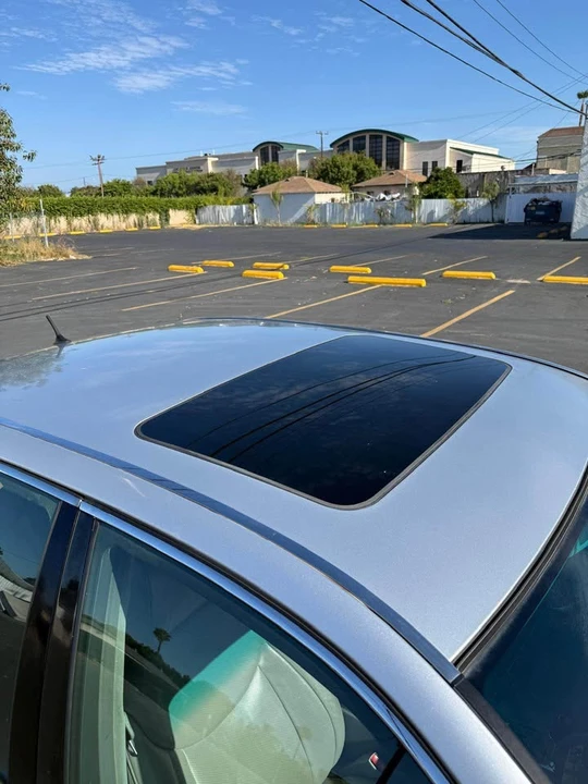 2004 Lexus LS 3rd Gen - Image 12 of 18