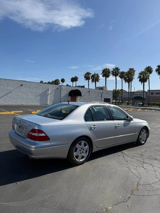 2004 Lexus LS 3rd Gen - Image 3 of 18