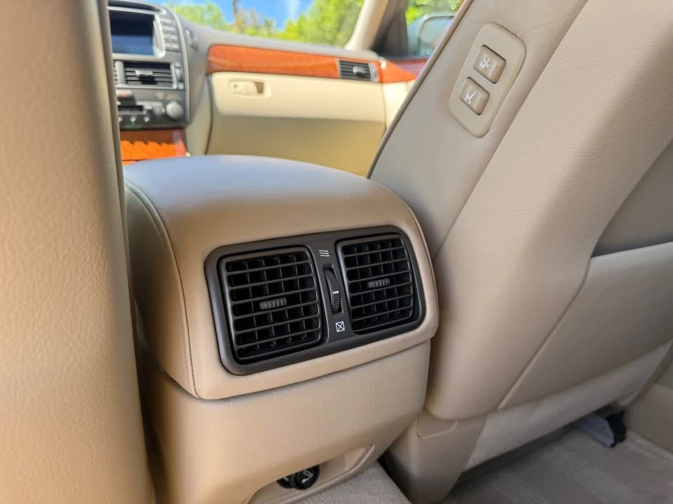 2004 Lexus LS 3rd Gen - Image 17 of 20