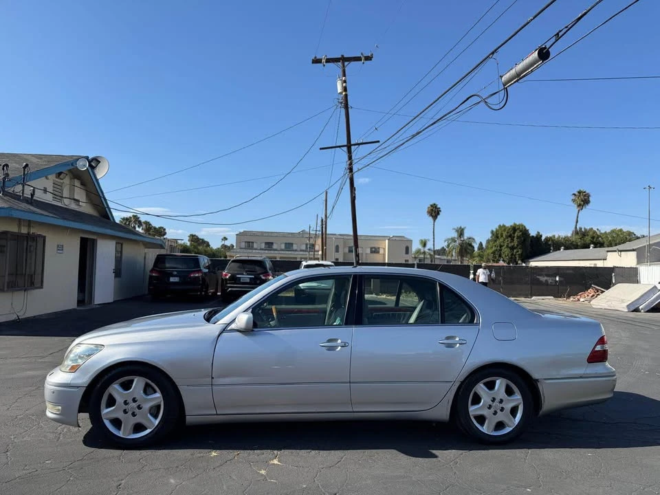 2004 Lexus LS 3rd Gen - Image 5 of 18