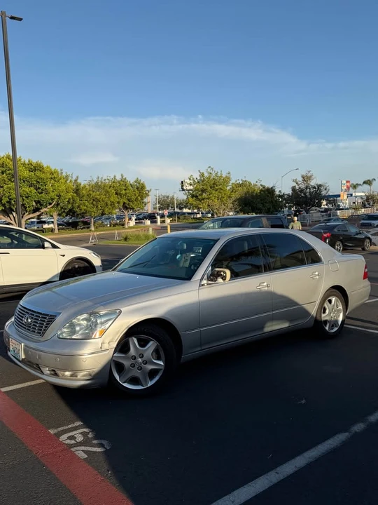 2004 Lexus LS 3rd Gen - Image 2 of 11