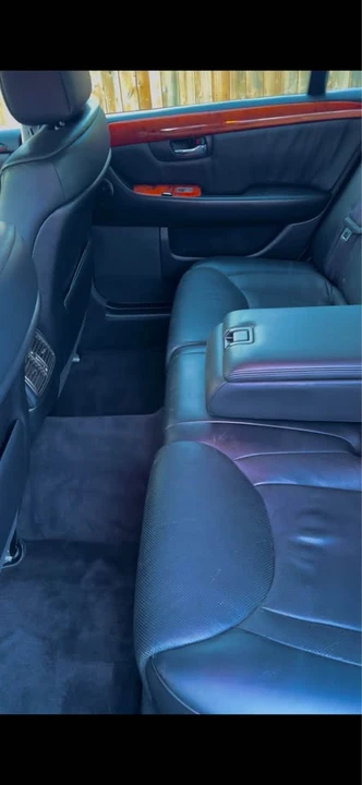 2004 Lexus LS 3rd Gen - Image 8 of 10